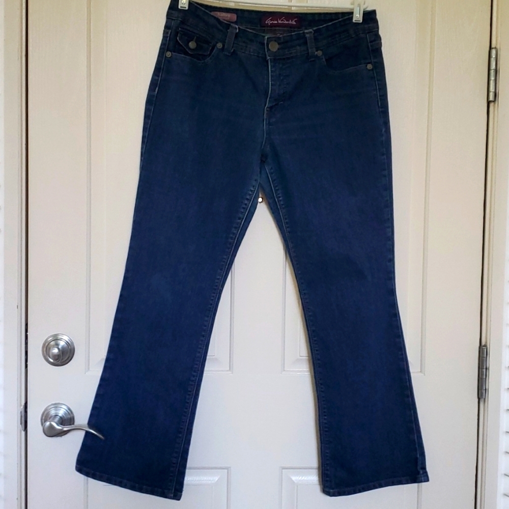 Women's Gloria Vanderbilt blue jeans, Size 10P